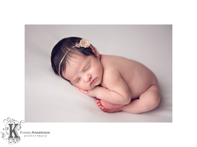 newborn-baby-girl-naturl-posed-for-images