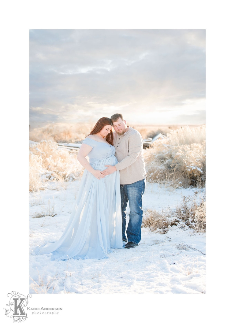 maternity snow pictures