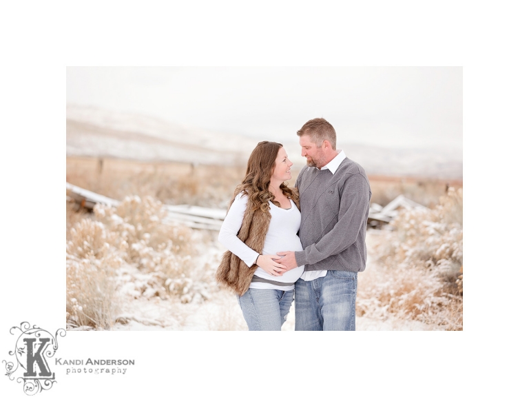 maternity session with fur vest